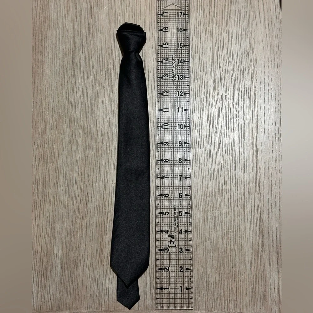 N/A elegant black
